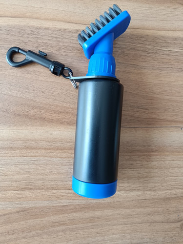 Golf club brush groove - groove, cleaner